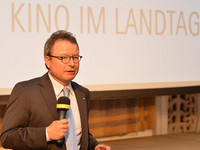 Prof. Dr. Klaus Schaefer vom FilmFernsehFonds Bayern bei seinem Grußwort. | Foto: Rolf Poss