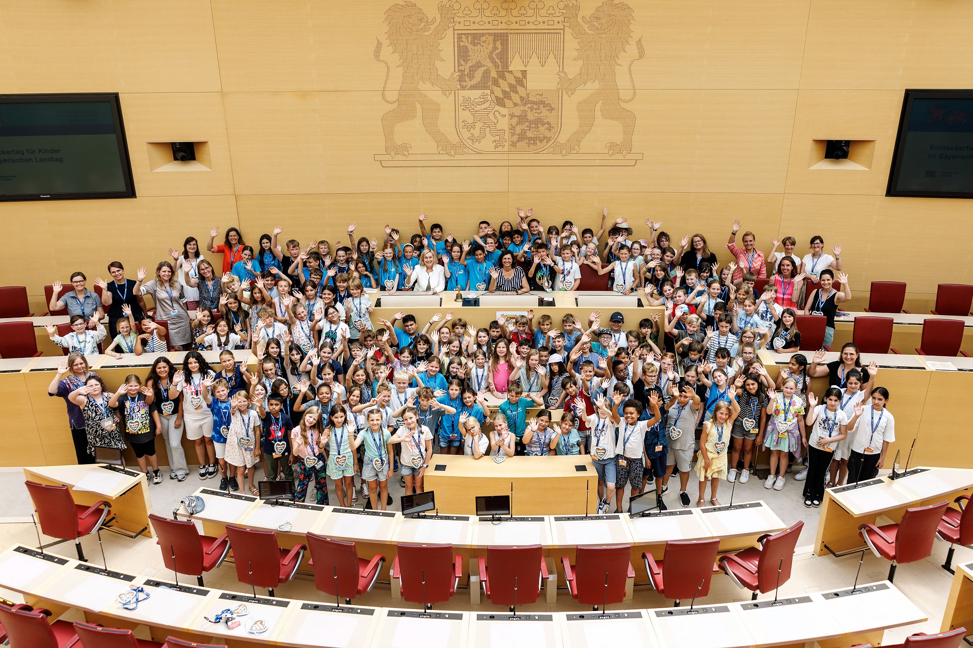 Kinder auf Entdeckertour im Landtag
