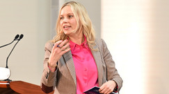Birgit Kappel, Leiterin des BR-Politikmagazin „Kontrovers“ moderierte die Veranstaltung.