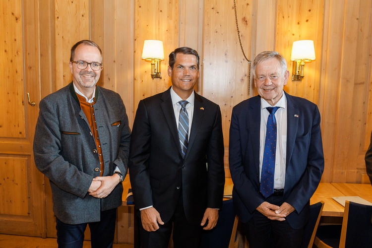 Vizepräsident Markus Rinderspacher (SPD), Vizegouverneur des US-Bundesstaates Georgia, Geoff Duncan (Republikaner) und I. Landtagsvizepräsident Karl Freller (CSU)