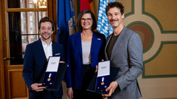 Florian David Fitz und Tobias Krell mit dem Bayerischen Verfassungsorden geehrt
