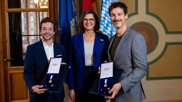 Florian David Fitz und Tobias Krell mit dem Bayerischen Verfassungsorden geehrt
