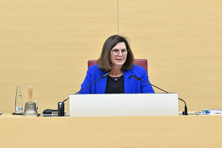 Landtagspräsidentin Ilse Aigner betonte die Zuversicht für das kommende Jahr. | Bildarchiv Bayerischer Landtag