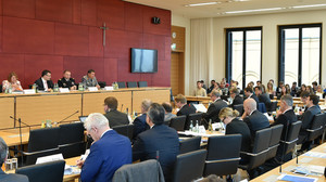 Generalleutnant Ben Hodges im Ausschuss für Kommunale Fragen, Innere Sicherheit und Sport| Foto: Rolf Poss