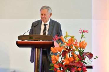 I. Landtagsvizepräsident Karl Freller begrüßte die Laureaten im Maximilianeum.