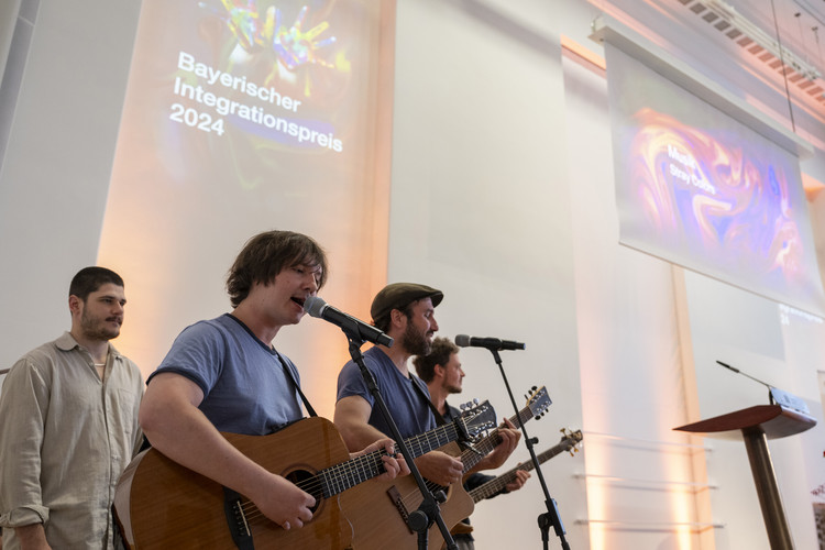 Die musikalische Gestaltung der Preisverleihung übernahm in diesem Jahr die Münchner Band „Stray Colors“. 