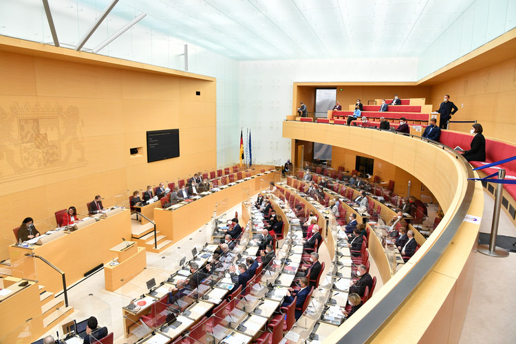 Die Gesetzesänderung wird als "Auftakt einer Glaubwürdigkeitsoffensive" angesehen. | Bildarchiv Bayerischer Landtag 