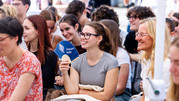 Auch die Neugier sowie das politische Interesse der vielen Besucherinnen und Besucher bei der LandTruck-Station in Bamberg waren sehr groß. | Foto: Matthias Balk