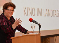 Landtagspräsidentin Barbara Stamm beim Grußwort vor dem Film. | Foto: Rolf Poss