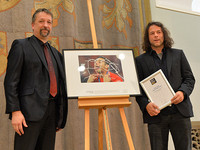 Sieger Kategorie Sport: Peter Schatz mit Michael Busch, BJV-Vorsitzender | Foto: Rolf Poss