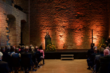 Die Trägerin der Hofenfels-Medaille 2025, Dr. Charlotte Glück, leitete über 30 Jahre lang das Zweibrücker Stadtmuseum. 