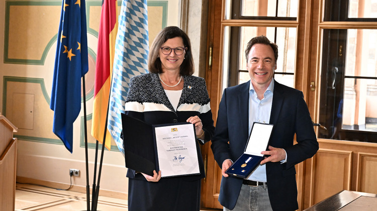 Landtagspräsidentin Ilse Aigner mit Michael "Bully" Herbig 