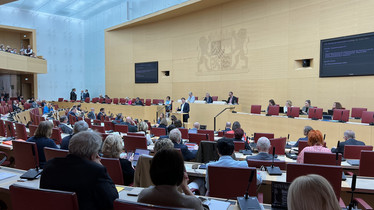 Landtag diskutiert über Populismus und Wohnungsbau 