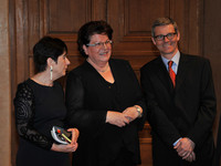 Landtagspräsidentin Barbara Stamm (Mitte) mit den Initiatoren von ´Kino im Landtag`: Heidi Wolf, Pressesprecherin des Bayerischen Landtags, und Markus Aicher, Leiter der Kino-Redaktion beim Bayerischen Rundfunk. | Foto: Rolf Poss