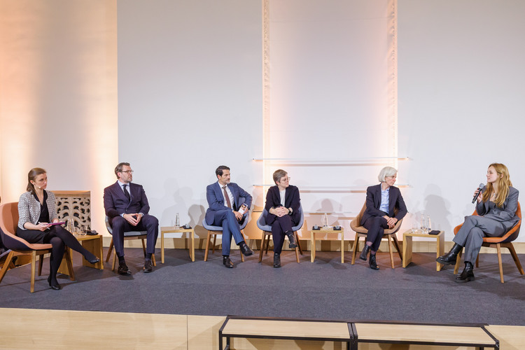 In dem abschließenden Podiumsgespräch diskutierten die Teilnehmer über die Rolle und den Beitrag der Hochschulen für eine resiliente Demokratie.