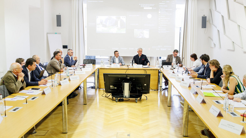 Neue Enquete-Kommission des Bayerischen Landtags erstmals zusammengetreten