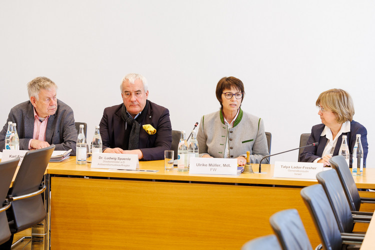 Infogespräch im Europaausschuss mit israelischer Generalkonsulin (rechts außen). | Bildarchiv Bayerischer Landtag