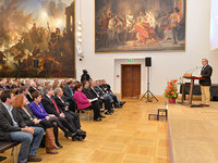 Die Preisverleihung wurde von Hans-Eberhard Hess, Vorsitzender der Jury, moderiert. | Foto: Rolf Poss