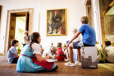 Station machten die Schülerinnen und Schüler auch im Steinernen Saal. 