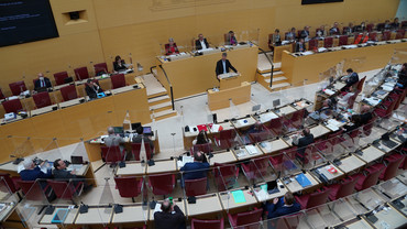 Der Kultusminister will ein Zeichen setzen. | Bildarchiv Bayerischer Landtag