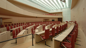 Plenarsaal leer - Copyright Bildarchiv Bayerischer Landtag, Foto Rolf Poss