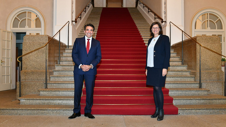 Landtagspräsidentin Ilse Aigner empfing den Generalkonsul der Republik Indien, Mohit Yavad, im Landtag zu seinem Antrittsbesuch.