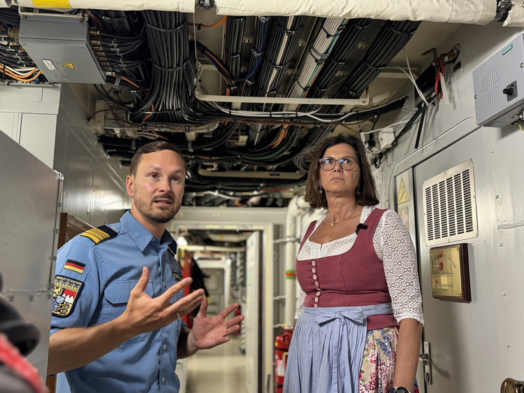 Auch eine Führung durch das Schiff stand auf dem Programm.