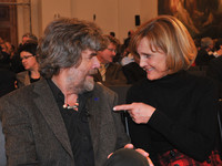 In einer Reihe: Karin Seehofer, Gattin des Ministerpräsidenten, und Reinhold Messner. | Foto: Rolf Poss