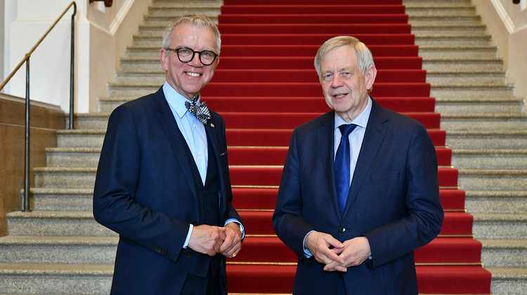 Botschafter Dr. Paul Seger und I. Landtagsvizepräsident Karl Freller 