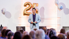 Durch die Veranstaltung führte Moderator Till Nassif. | Foto: Matthias Balk