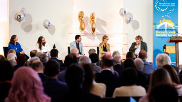 Gesprächsrunde mit: (v. l. n. r.) Heike Hergenröther, Lotte Spielmann, Moderator Till Nassif, Caro Matzko und Uli Bachmeier | Foto: Matthias Balk