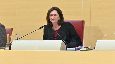 Landtagspräsidentin Ilse Aigner bei ihren Eröffnungsworten am Beginn der 57. Plenarsitung des Landtags