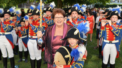 Landtagspräsidentin Barbara Stamm mit den „Schleißheimer Schlosspfeifern“ . | Foto: Rolf Poss