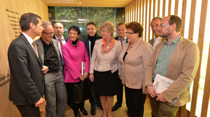 Landtagspräsidentin Barbara Stamm (3.v.r.) mit den Abgeordneten (v.l.) Hubert Aiwanger, Inge Aures, Angelika Schorer, Manfred Ländner, Leopold Herz und Markus Ganserer.