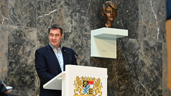 Ministerpräsident Dr. Markus Söder während seiner Ansprache bei der gemeinsamen Gedenkfeier des Landtags und der Staatsregierung zu Ehren von Sophie Scholl in der Ludwig-Maximilians-Universität München