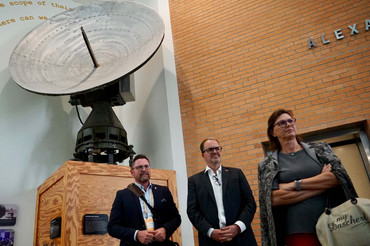 Am Massachusetts Institute of Technology (MIT) erhielt die Delegation eine Führung durch das Computer Science and Artificial Intelligence Laboratory. 