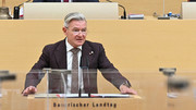 Der SPD-Fraktionsvorsitzende Horst Arnold bei seiner Rede nach der Regierungserklärung des Ministerpräsidenten 