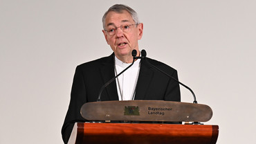 Erzbischof em. Dr. Ludwig Schick hielt in diesem Jahr die Festrede mit dem Titel: "Menschlichkeit – Verfassungsauftrag in der Bayerischen Verfassung" 