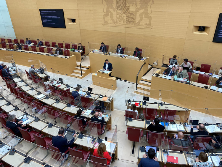 Tobias Gotthardt (FW) spricht im Plenum. | Bildarchiv Bayerischer Landtag