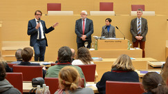 Forum Bildung: Diskussionsrunde im Plenarsaal | Foto: Rolf Poss