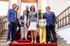 Das Filmteam von "Das gewisse Etwas" im Bayerischen Landtag. | Bildarchiv Bayerischer Landtag