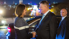 Ilse Aigner und Klaus Johannis bei der Verabschiedung