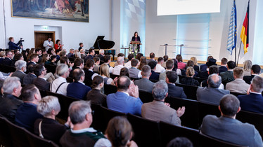 Landtagspräsidentin Ilse Aigner ehrt "Bayerns Beste 2026"