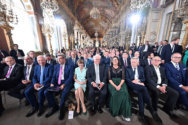 Zahlreiche Vertreterinnen und Vertreter aus Politik, Kultur und Gesellschaft kamen zu dem Festakt im Neuen Schloss auf Herrenchiemsee. 