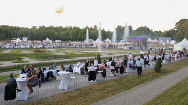 Rund 3000 Gäste feierten bei hochsommerlichen Temperaturen bis weit in die Nacht.