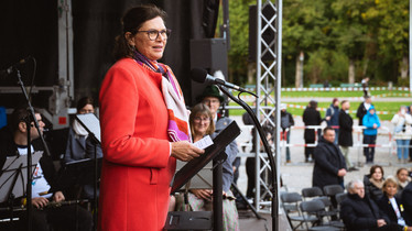 Ilse Aigner bei Kundgebung gegen Judenhass: „Antisemitismus ist die Ur-Form der Menschenverachtung!“