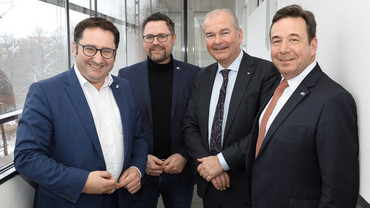 Vorsitzender des Europaausschusses im Bayerischen Landtag, Tobias Gotthardt (FREIE WÄHLER), stv. Ausschussvorsitzender Dr. Gerhard Hopp (CSU), Botschafter Per Thöresson und Honorarkonsul Dr. Mathias Fontin (v.l.)